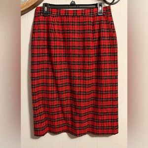 Pendleton Red and Black Tartan Pencil Skirt hits below knee vintage 1985 Wool